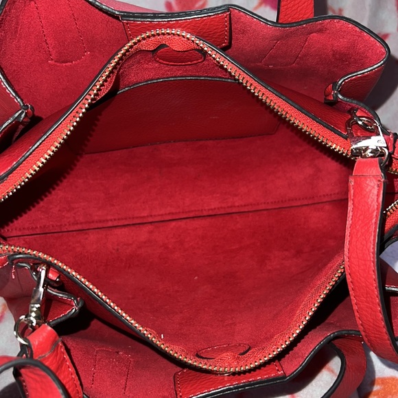 Candy Apple red guess tote bag - Picture 6 of 10